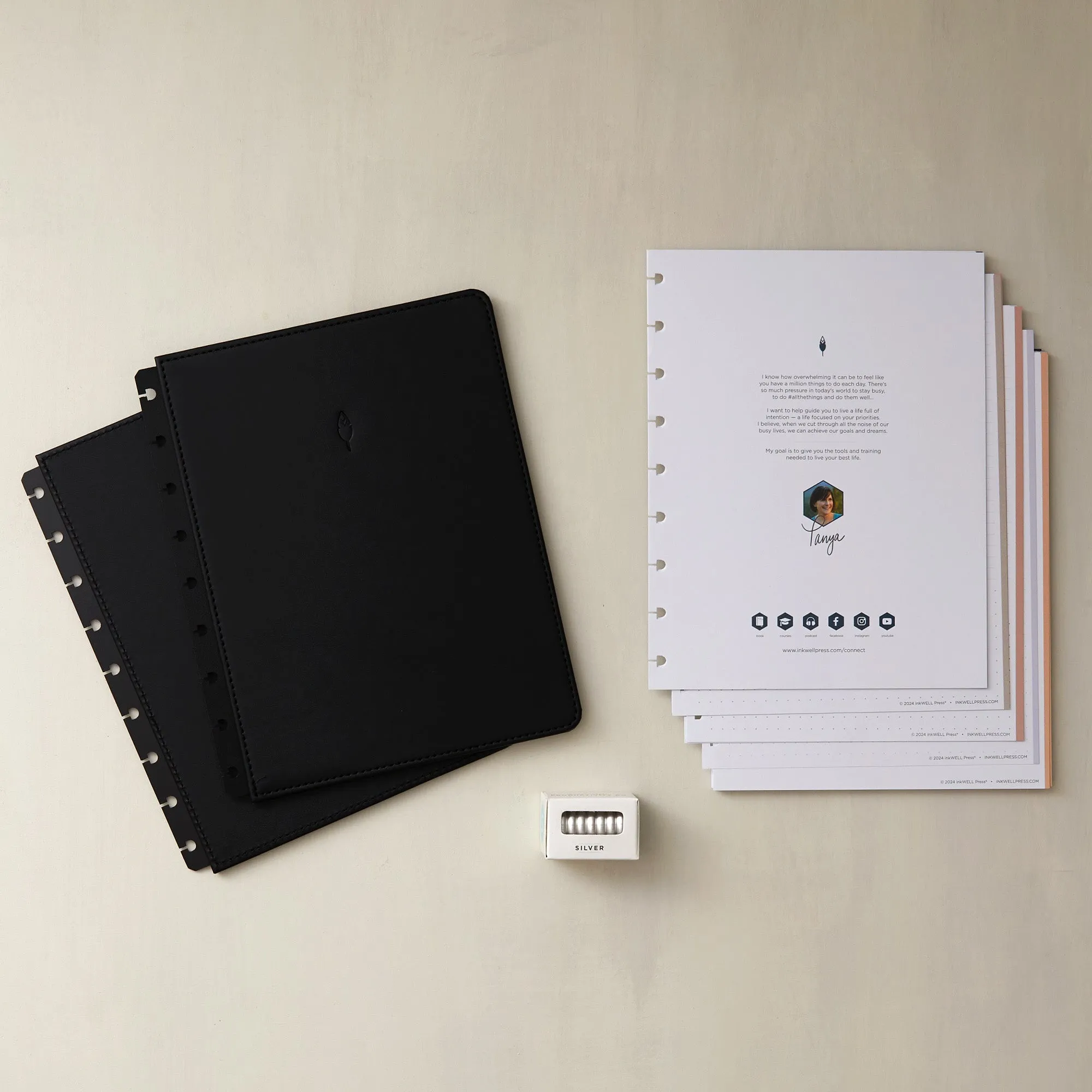 2025 Vertical Classic Weekly Planner Bundle - Onyx Black Cover - Silver Discs